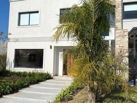 Casa en Alquiler en San Sebastian, USD 1.900