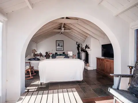 Casa en venta en La Barra de 5 dormitorios con vista al mar 100