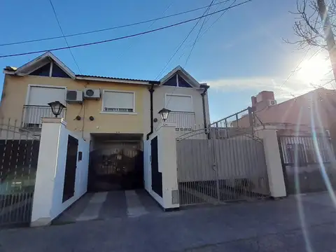 Depto Tipo Casa en Venta de 4 ambientes