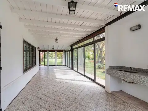 Casa en Venta con 2 cocheras
