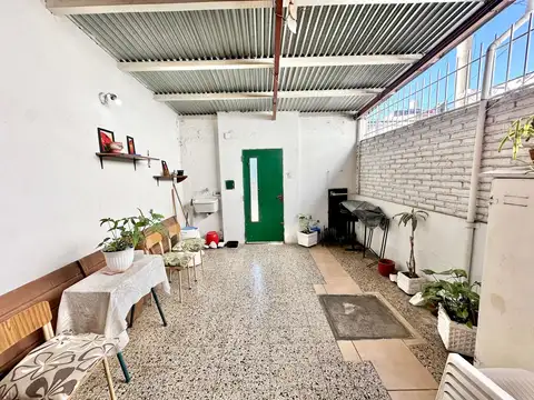 Depto Tipo Casa 2 ambientes con 1 baño
