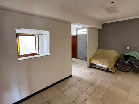 Local en Venta en Barrio Lopez De Gomara, USD 160.000