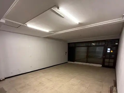 LOCAL MAS VIVIENDA SOBRE AV. MONSEÑOR ZABALA