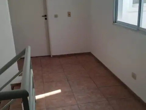 25 De Mayo 1300, Piso 2