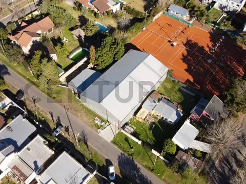Lotes a la venta con galpón en Gonnet