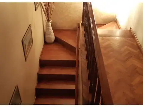 Hermosa casa en venta a dos cuadras Plaza de GC..!