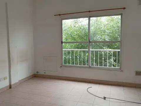 Departamento en Alquiler en Lomas del Mirador, $ 320.000