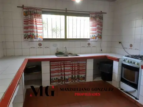 Casa 5 ambientes con 1 baño