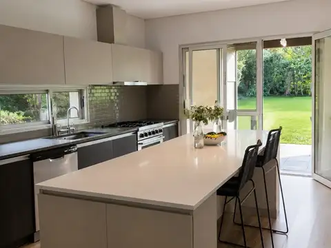 Casa en Alquiler en Los Pilares, USD 1.350