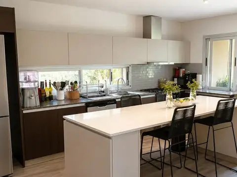 Casa en Alquiler en Los Pilares, USD 1.350
