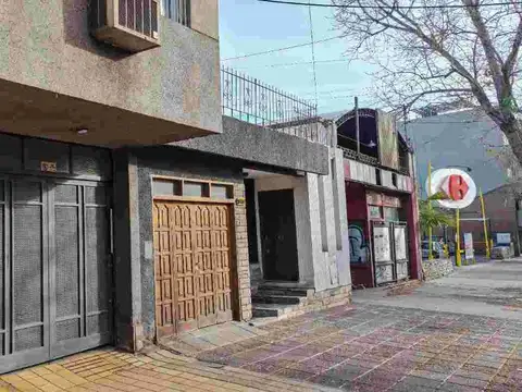 VENTA DE DEPARTAMENTO - BARRIO BOMBAL GODOY CRUZ.