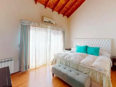 Casa 5 ambientes con 3 baños