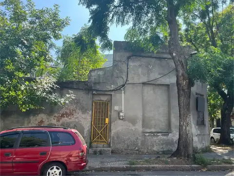 Venta Padrón único en Esquina Aguada