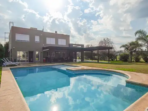Casa en Venta en Puerto Roldan, USD 375.000