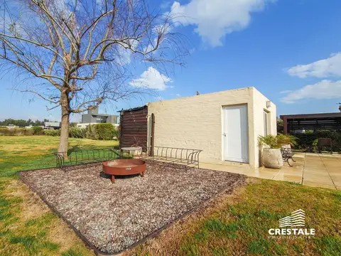 Casa en Venta con 4 cocheras