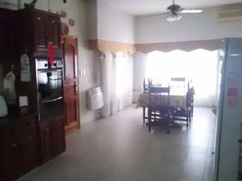 Casa en Venta con 16 cocheras