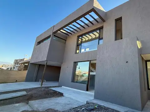 Casa en Venta en Barrio Privado en Luján de Cuyo