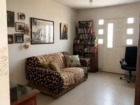 Zona Norte. B° El Huaico. Mza 451 D. Casa 100