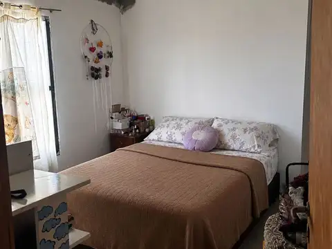Casa 5 ambientes con 1 baño