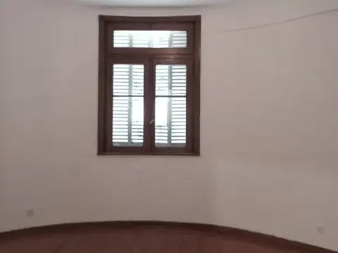 2 Ambientes al frente de 55m2 cubiertos