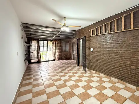Casa en Alquiler en Alberdi, $ 1.500.000