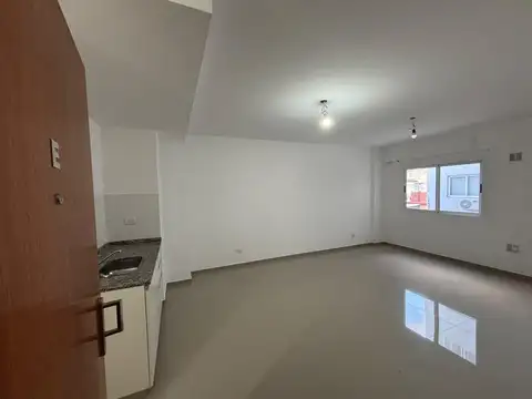 Departamento en Alquiler en Villa Luzuriaga, $ 390.000