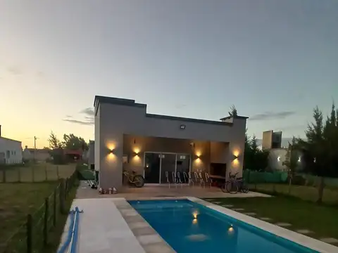 Exclusiva Casa a estrenar en Domselaar Chico VENTA