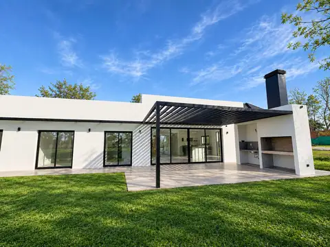 Casa en Venta en Vicente Casares, USD 315.000