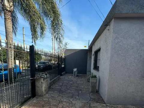 Casa en Venta con 3 cocheras