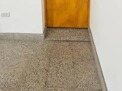 ALQUILER LOCAL SOBRE AVENIDA FILIPINI VILLA GOBERNADOR GALVEZ