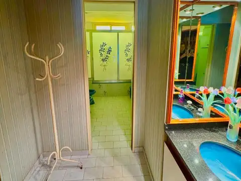 Casa en Venta con 4 cocheras