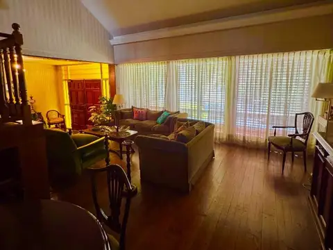 Casa 5 ambientes con 3 baños