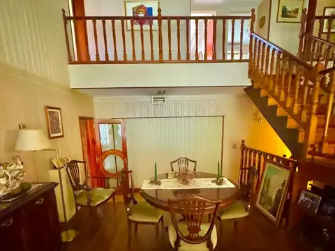 Casa en Venta con 4 cocheras