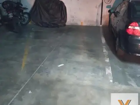 Cochera en venta - 17Mts2 - Abasto