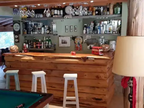 Casa 7 ambientes con 2 baños