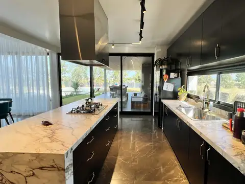 Casa en Venta en Vida, USD 720.000