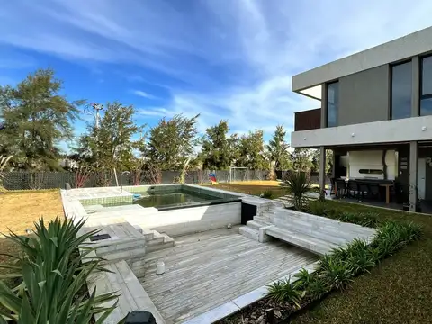 Casa en Venta de 4 dormitorios