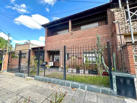 Casa en venta 4 ambientes  en Castelar Sur