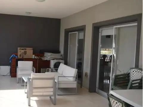 Casa en Venta en La Reja, USD 237.000