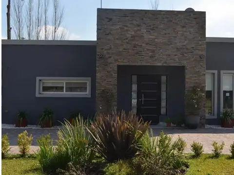 Casa - La Reja