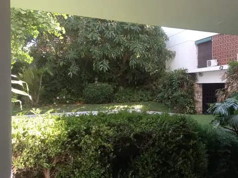 Gral. Justo José de Urquiza  al 900