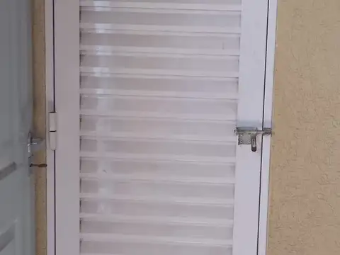 MONOAMBIENTE COMPARTIMENTADO   MUY BONITO  