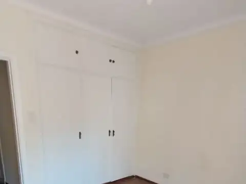 Depto Tipo Casa en Alquiler de 4 ambientes