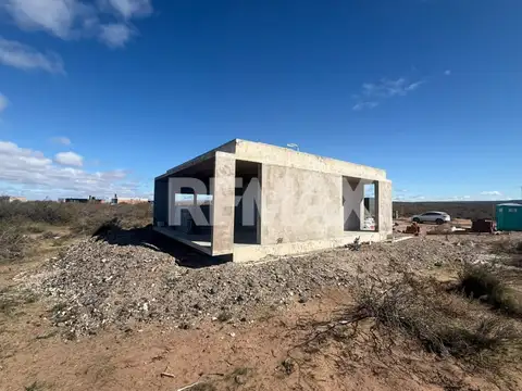CASA EN VENTA 2 DORMITORIOS | CHOCON MEDIO