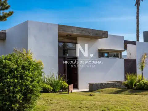 Casa en Alquiler Temporal en Punta Piedras, USD 8.500