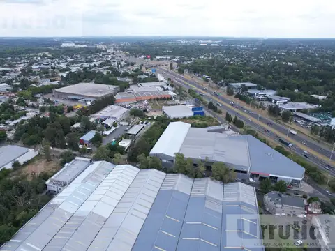 Galpón en Acceso oeste Ituzaingo