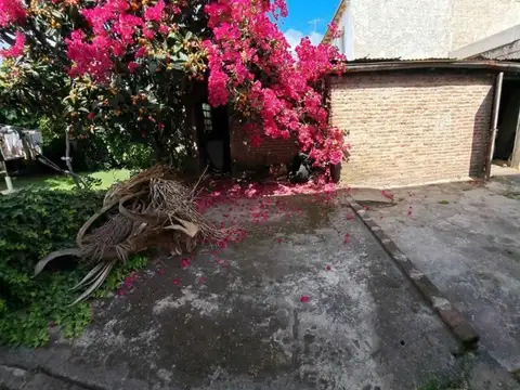Casa 3 ambientes con 2 baños