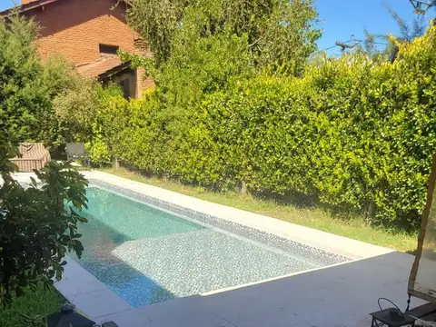 Casa en Alquiler- Loma Verde