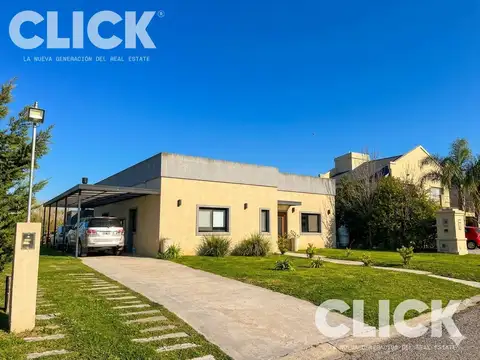 Casa 5 ambientes en venta a la laguna en Lagos de San Eliseo