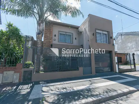 Casa en Venta con 2 cocheras